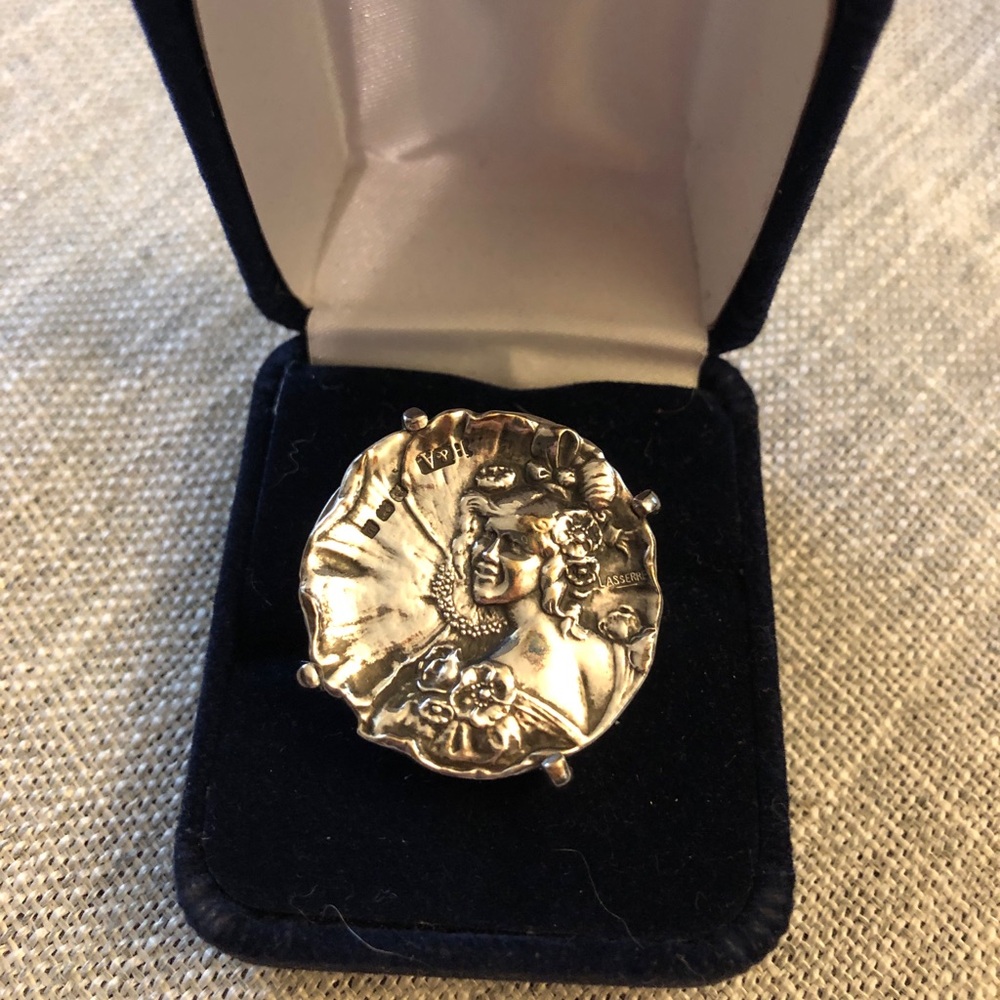Vintage 1900 Pierre Lassere Sterling Silver Button Pin, woman Smiling W/ Flowers